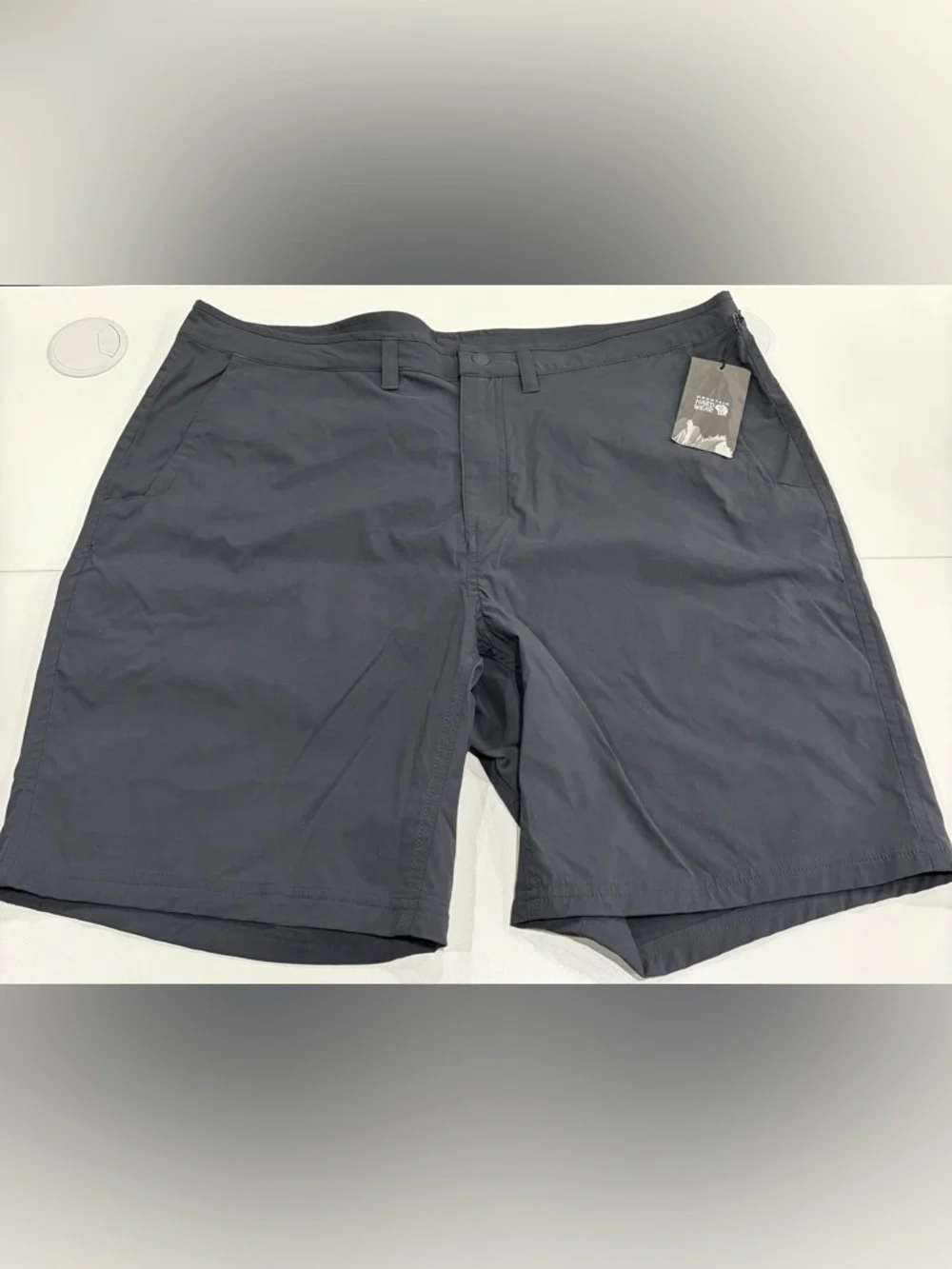 Mountain Hardwear Men's Size 33 Basin Trek Shorts Charcoal NWT Hiking Travel
